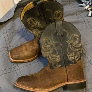 Cowboy boots size 2.5. -Smoky Mountain boot co.